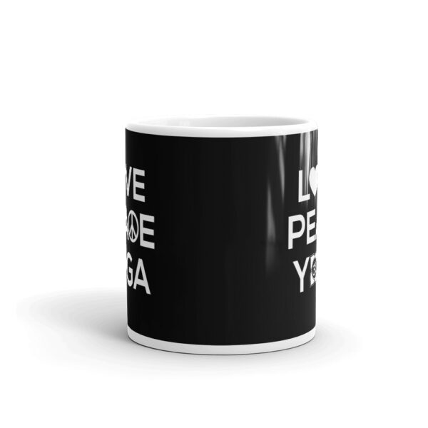 Love Peace Yoga weiße Schrift Tasse Yoga = Liebe & Frieden – Bild 3