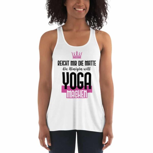 Model Reicht Matte Königin Yoga machen Damen Tank Top Weiß