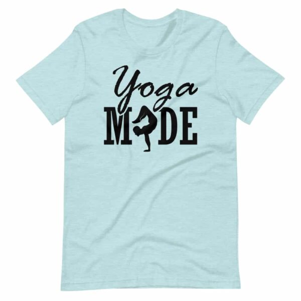 Yoga MADE schwarze Schrift Herren T Shirt Eisblau